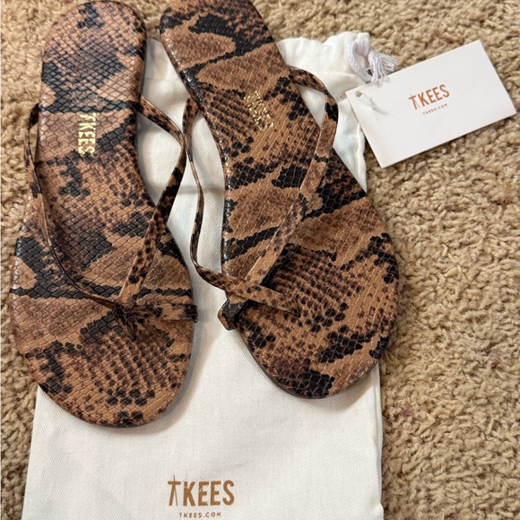 TKEES sandal size 7 Riley Exotic Coco Snake